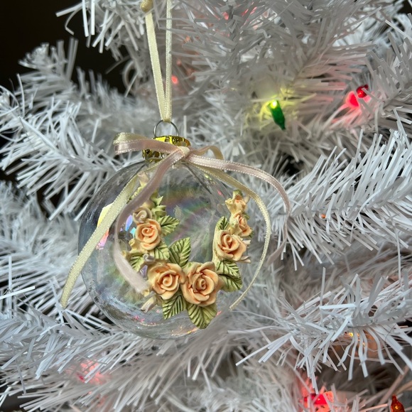 Rare Vintage 1970’s Victorian Ornament Swiss Roses Design - Picture 4 of 5